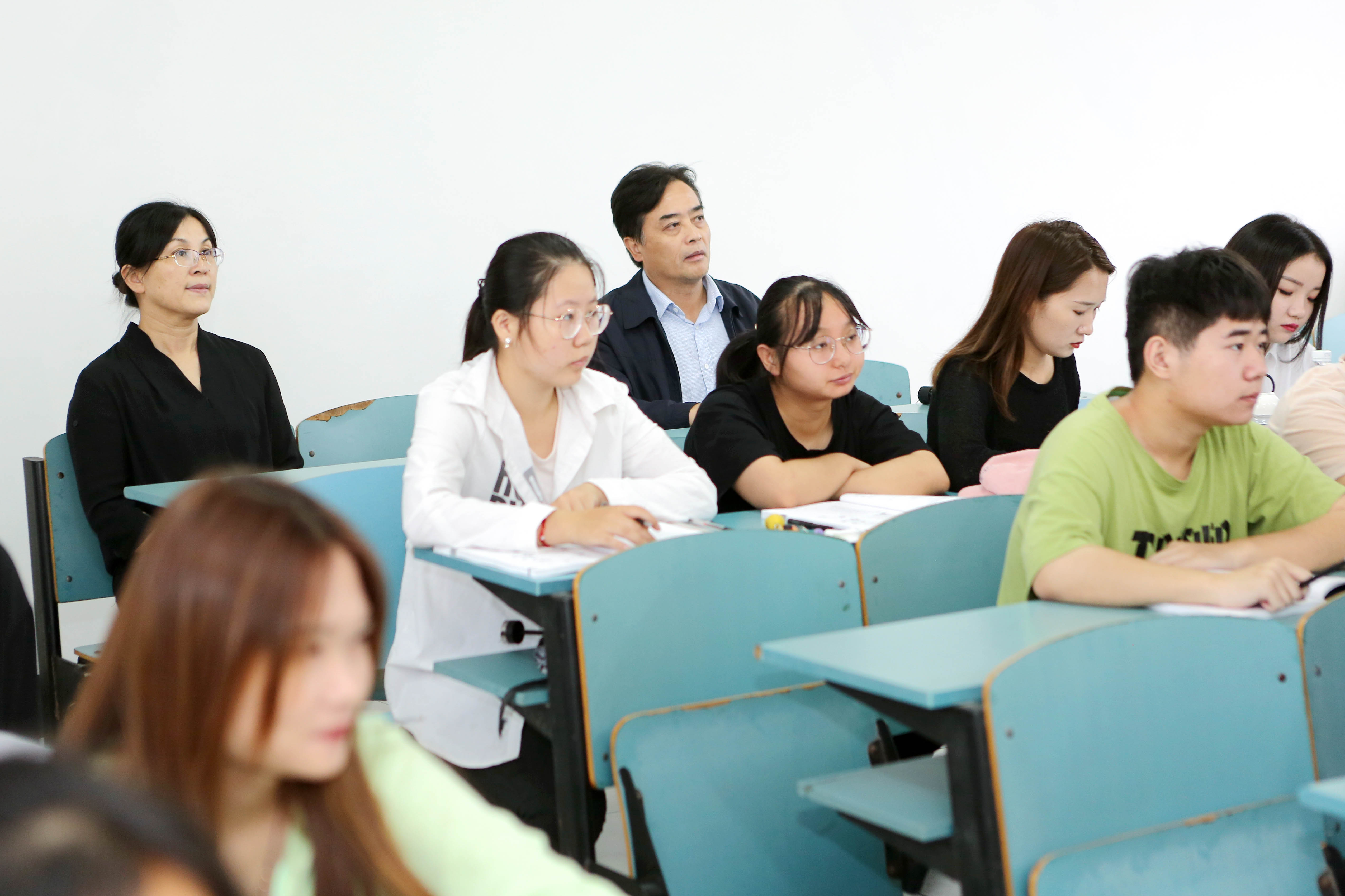 开学第一天：新学期、新作为、新征程